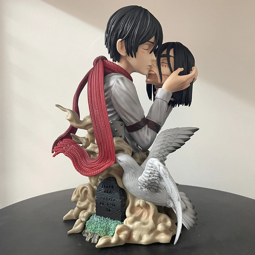 Attack on Titan: Kiss of Death Figure