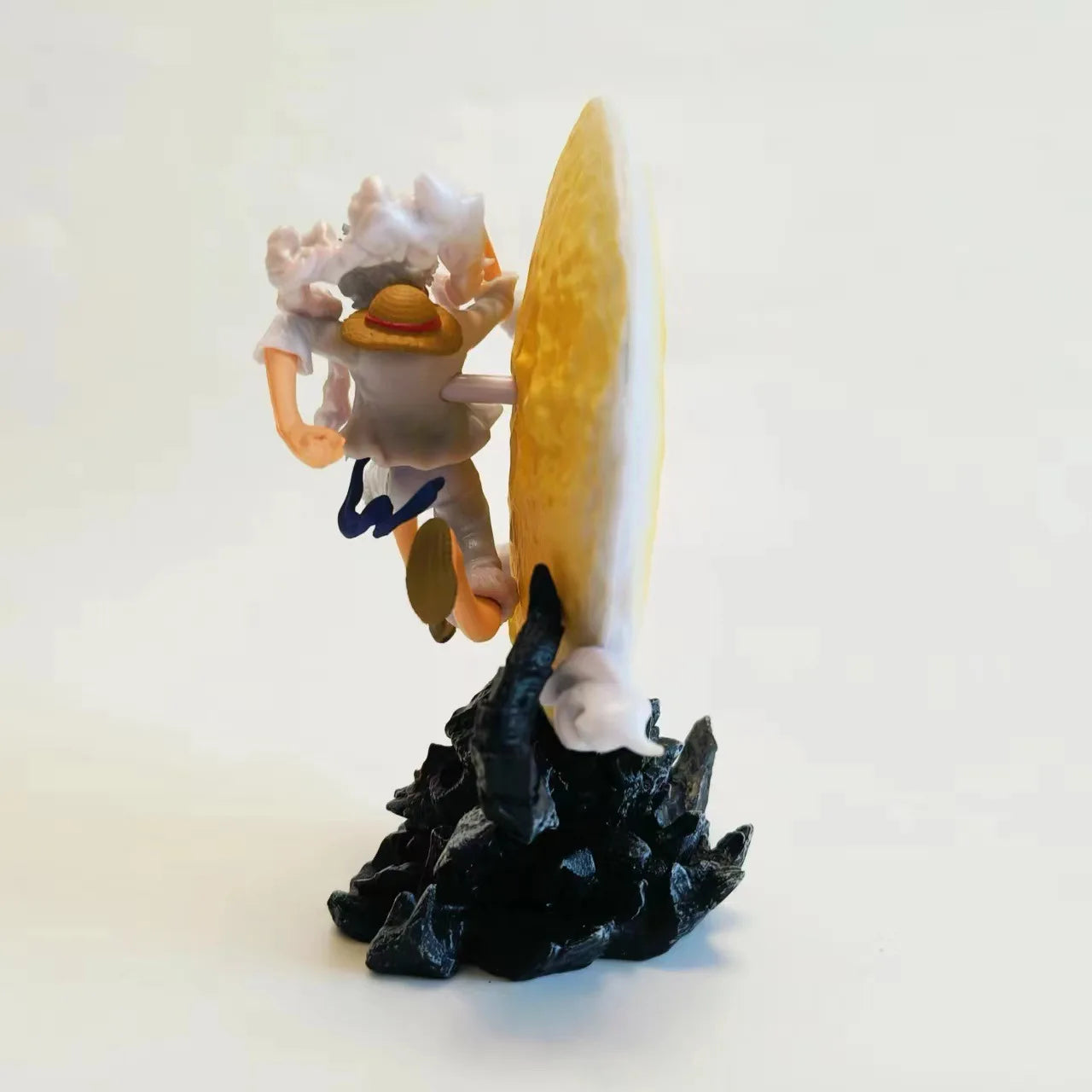 Sun God Nika - Lamp Figure