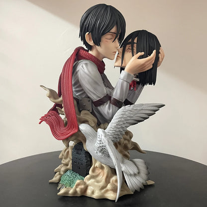 Attack on Titan: Kiss of Death Figure