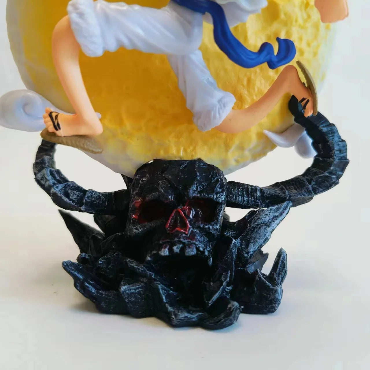 Sun God Nika - Lamp Figure