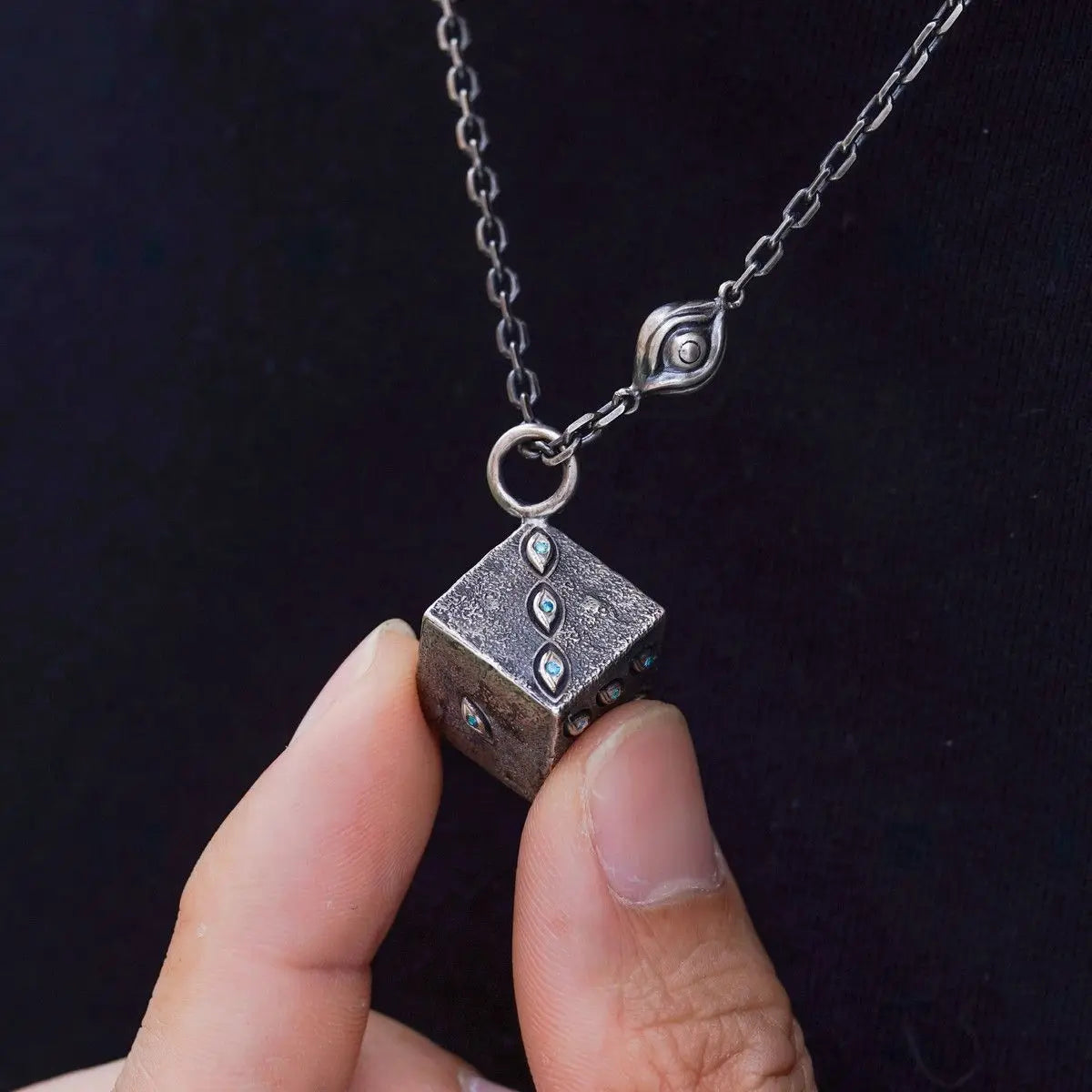 "Gokumonkyo" necklace