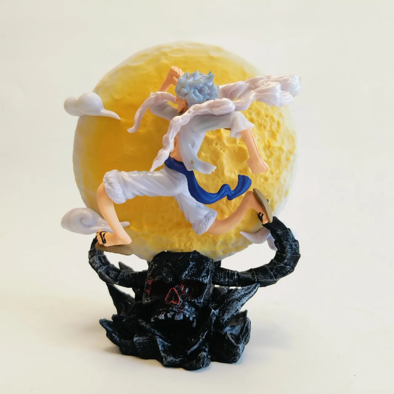 Sun God Nika - Lamp Figure